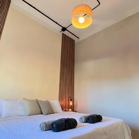 Coastal Nest In דירה *